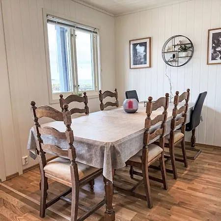 Rorbu By Interhome Naustdal i Sunnfjord