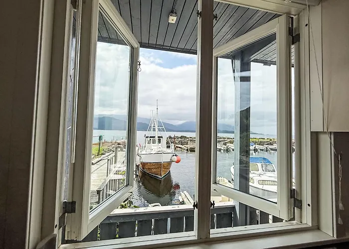 Feriehus Rorbu By Interhome Naustdal i Sunnfjord